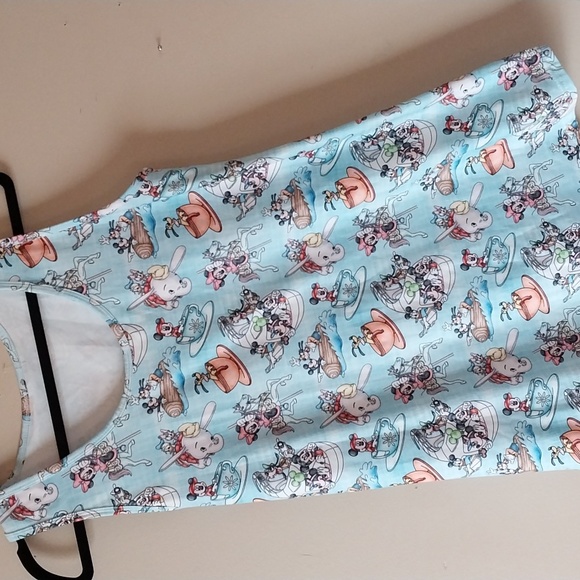 Darling Disney tunic in xl, by mk clothing designs. - Picture 2 of 4